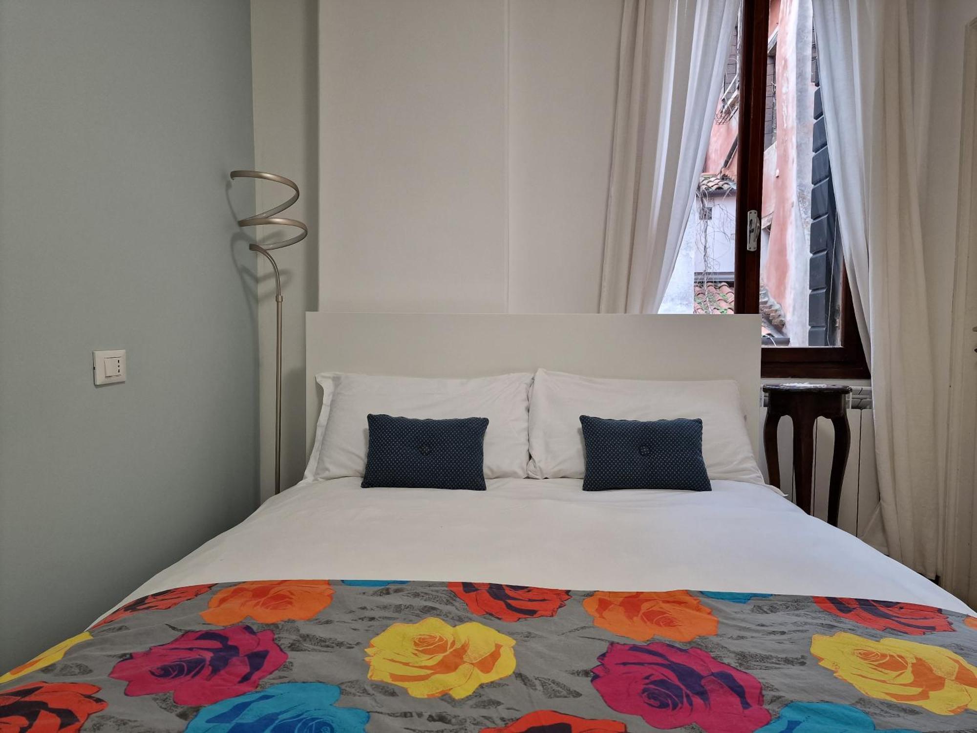 Veneziacentopercento La Forcola Apartment, Next To Rialto Bridge Exteriör bild