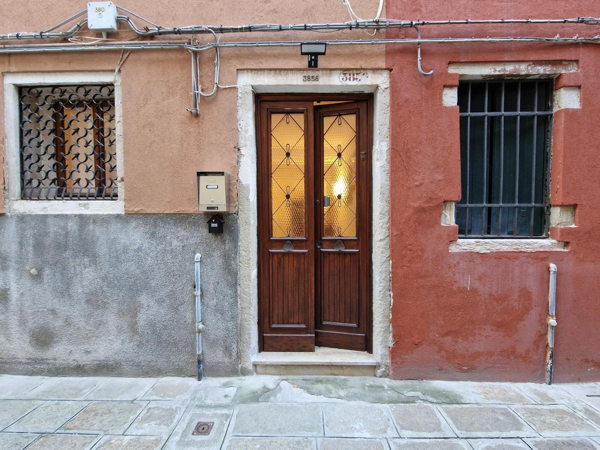 Veneziacentopercento La Forcola Apartment, Next To Rialto Bridge Exteriör bild